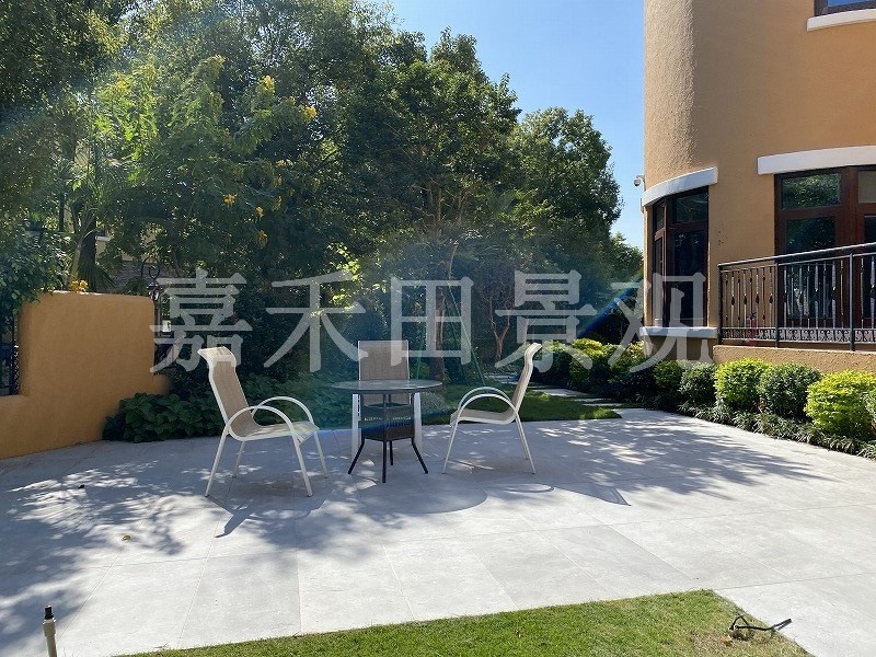 別墅景觀施工過(guò)程中如何選擇合適的施工方案呢？